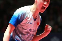 直播平台-关于中国羽毛球队完胜日本羽毛球队，辛杜高光表现的信息